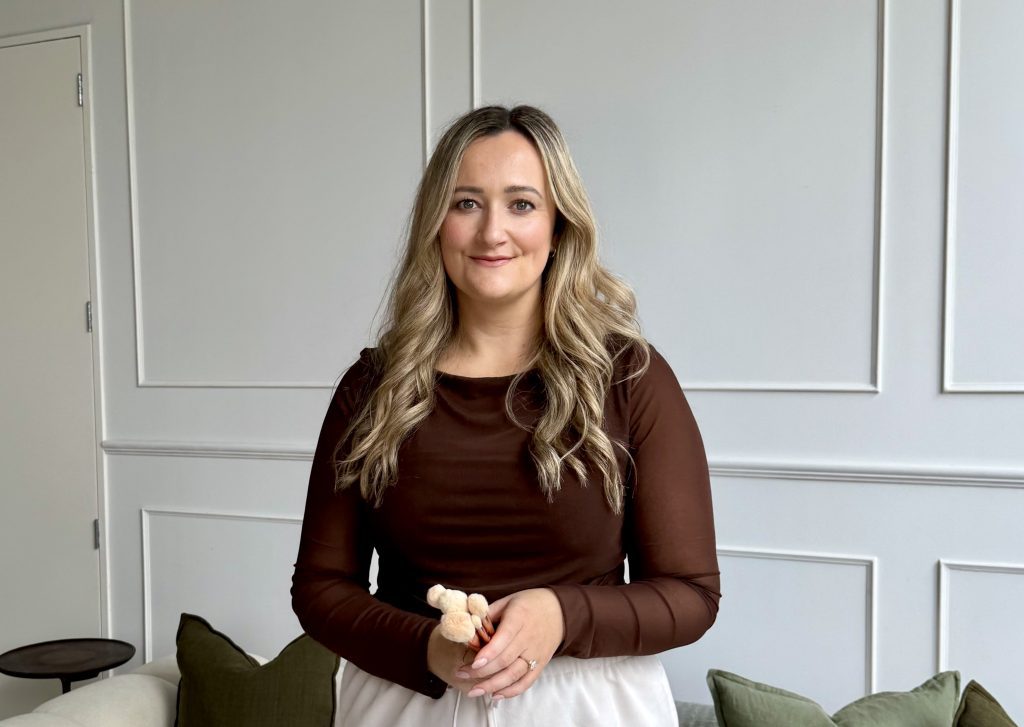 bridal makeup artist and hair stylist lauren barry from fresh and flawless auckland