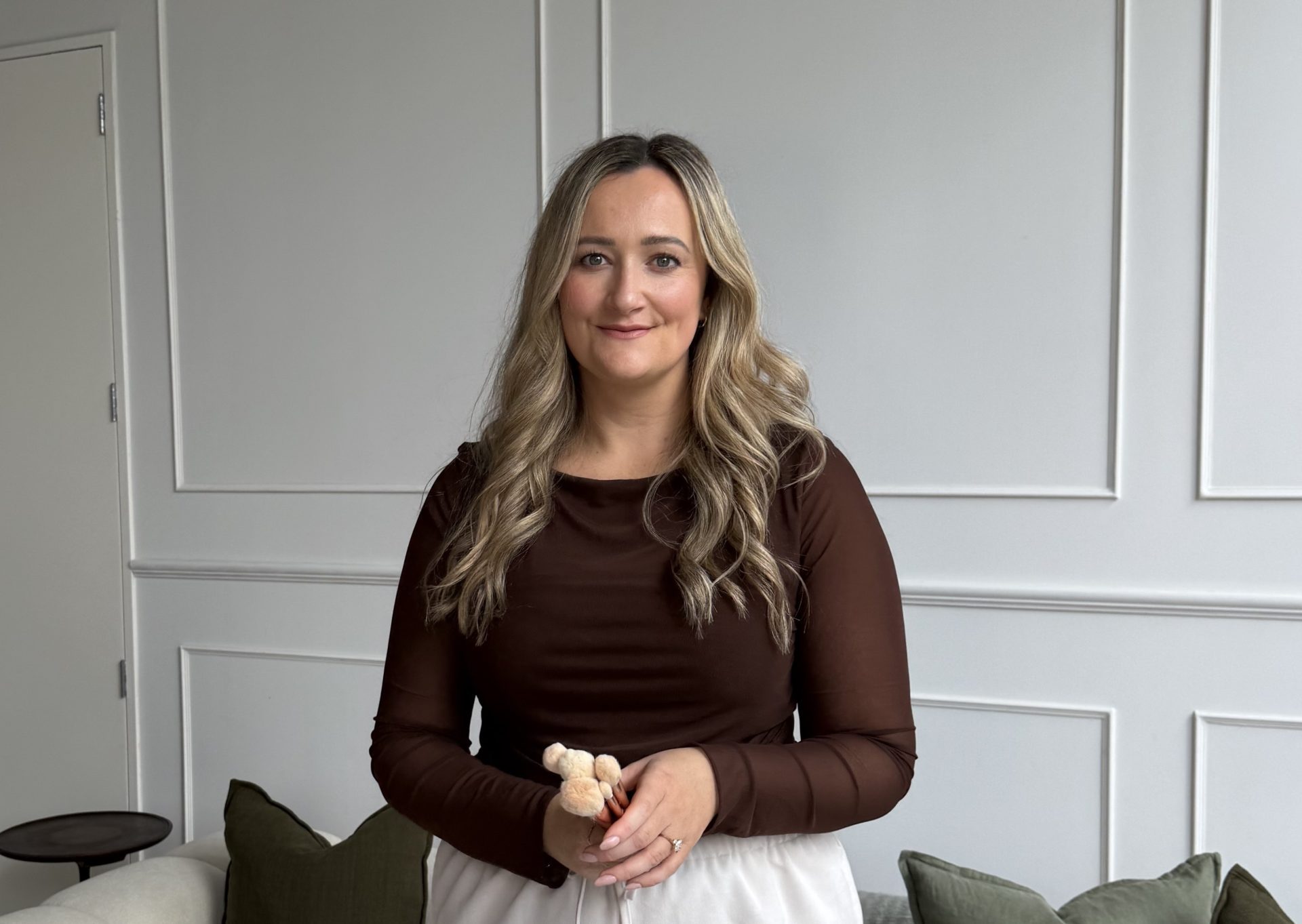 bridal makeup artist and hair stylist lauren barry from fresh and flawless auckland